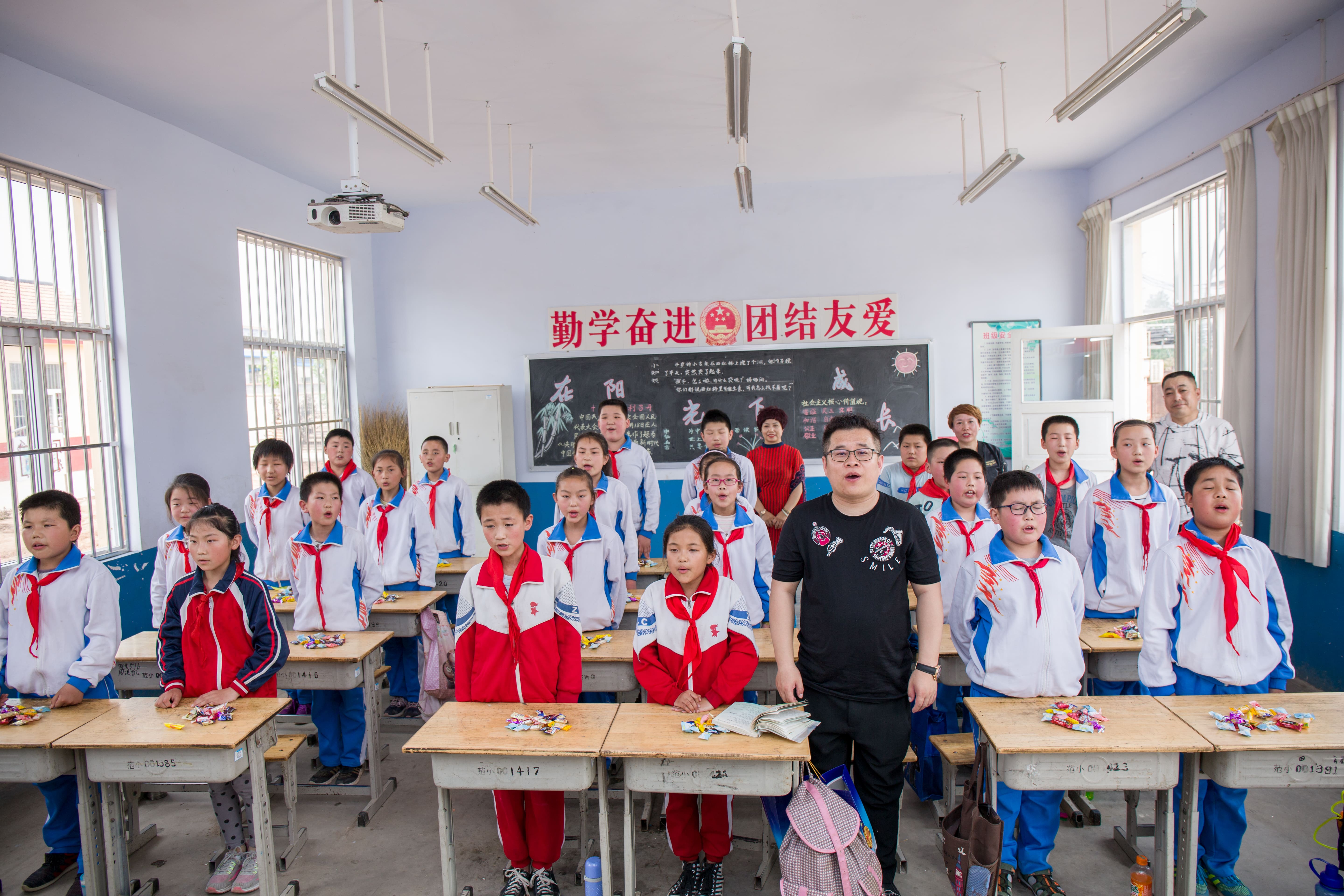 第142所 诸城市贾悦镇范家官庄九游网-九游（中国）
鹿永波小学