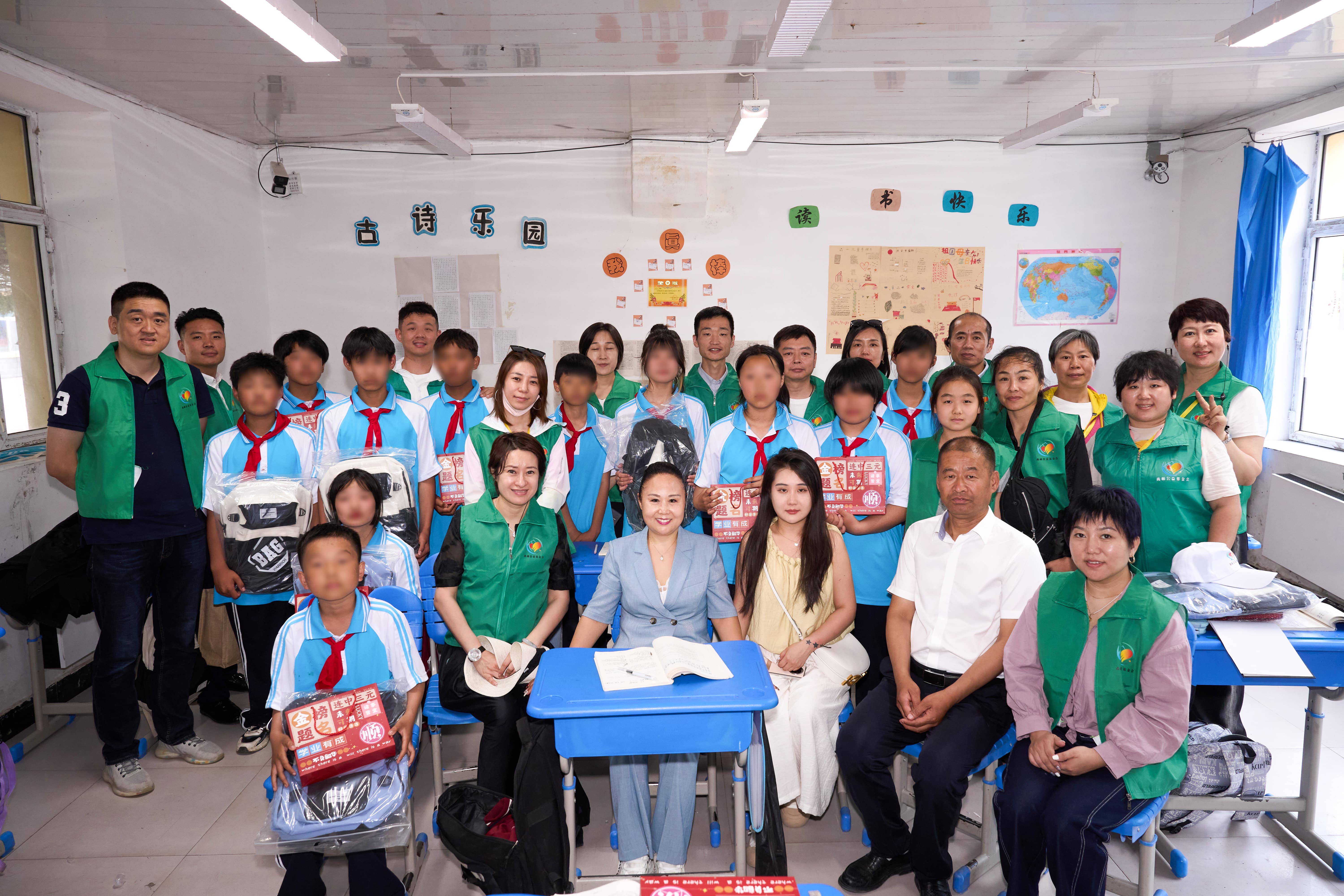 第254所 黑龙江巴彦县黑山镇民乐村九游网-九游（中国）
侯玉霞学校